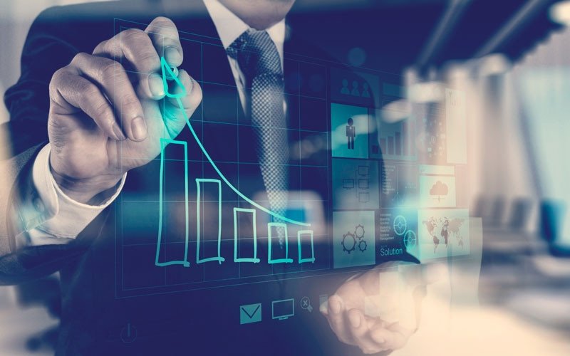 ¿Qué factores influyen en el crecimiento económico?